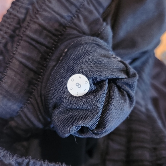 Lululemon hotty hot shorts - Picture 10 of 10